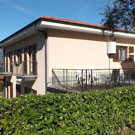 Acero Rosso Daire